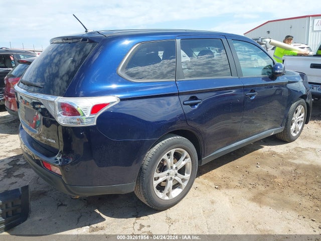 JA4AD3A38EZ008802 Mitsubishi Outlander Se
