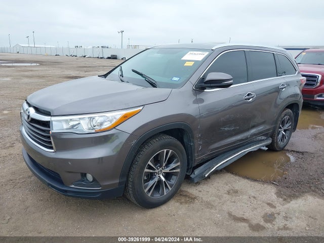 Toyota Highlander Xle V6 2016 5TDKKRFH6GS500952 Image 2
