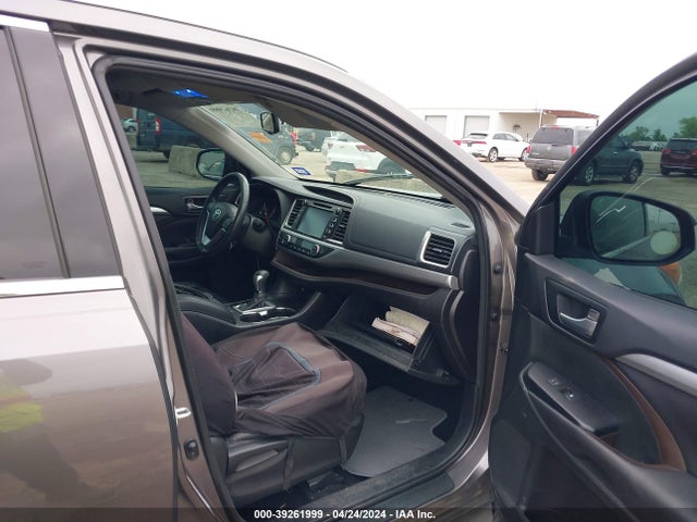 Toyota Highlander Xle V6 2016 5TDKKRFH6GS500952 Image 5