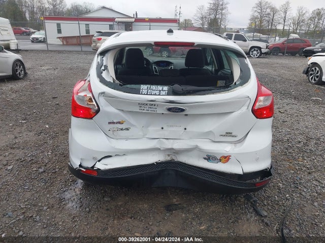 Ford FOCUS SE 2014 1FADP3K21EL389126 Image 16