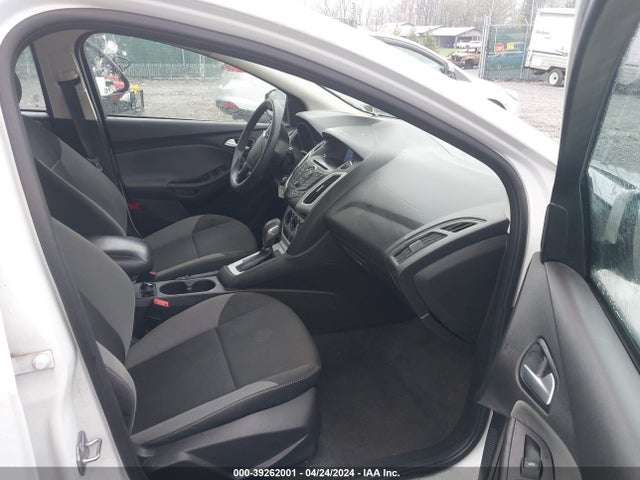Ford FOCUS SE 2014 1FADP3K21EL389126 Image 5