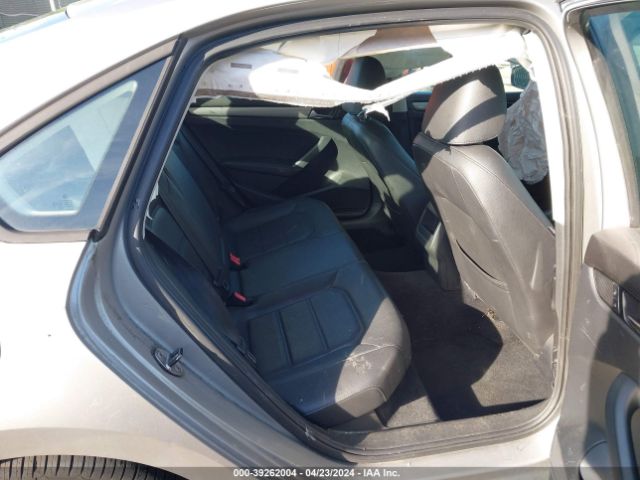 1VWAT7A39EC077076 Volkswagen Passat 1.8t Wolfsburg Edition