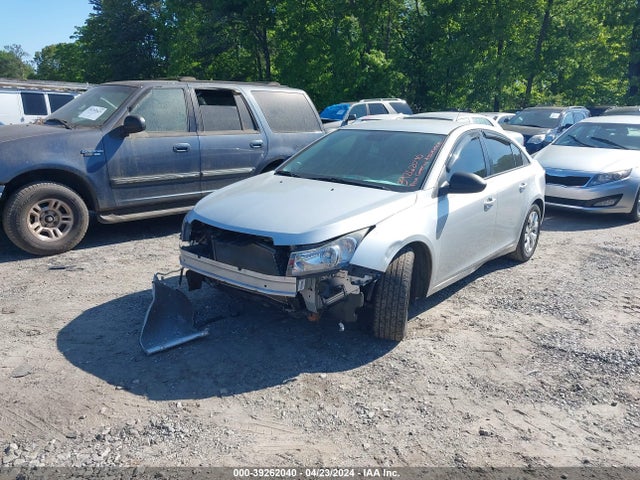 Chevrolet Cruze Ls Auto 2015 1G1PA5SH0F7256014 Image 2