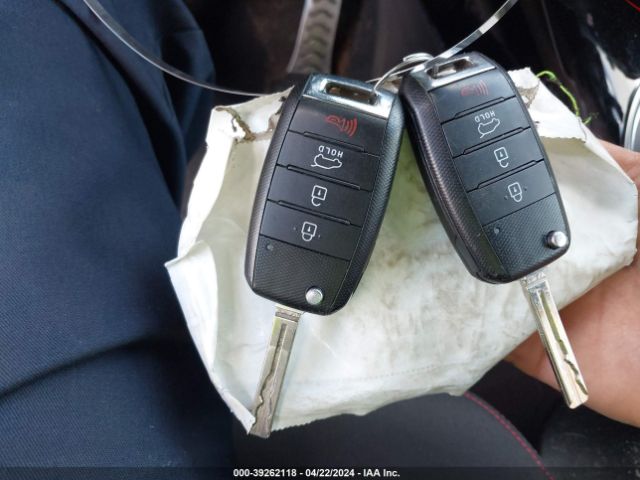 KNDJP3A51F7158228 KIA SOUL +