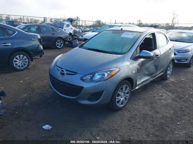 Mazda Mazda2 Sport 2014 JM1DE1KY4E0182093 Image 2