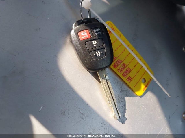 Toyota COROLLA LE 2018 2T1BURHE3JC053560 Image 11
