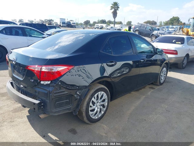 Toyota COROLLA LE 2018 2T1BURHE3JC053560 Image 4