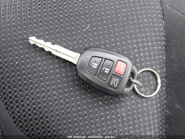 Toyota Rav4 Xle 2016 JTMRFREV7GJ080240 Image 11