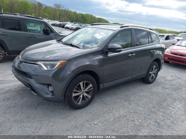 Toyota Rav4 Xle 2016 JTMRFREV7GJ080240 Image 2