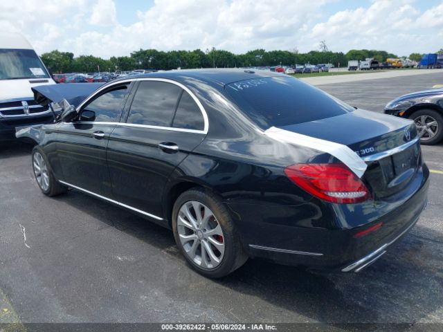 2017 MERCEDES-BENZ E 300 WDDZF4JB3HA182026 Photo 2