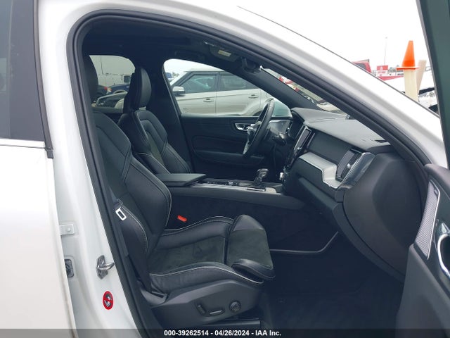 Volvo Xc60 T6 R-design 2018 LYVA22RM6JB082742 Image 5