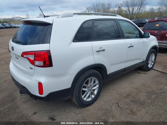 KIA SORENTO LX 2014 5XYKTCA68EG543943 Image 4