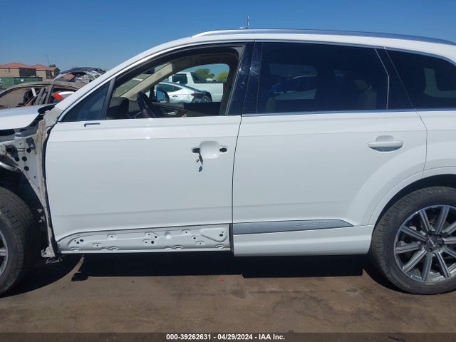 WA1VAAF73JD027033 Audi Q7 3.0t Premium