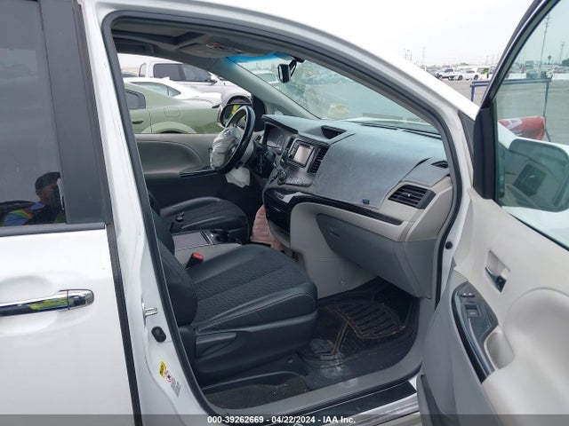Toyota Sienna Se 8 Passenger 2014 5TDXK3DCXES465615 Image 5
