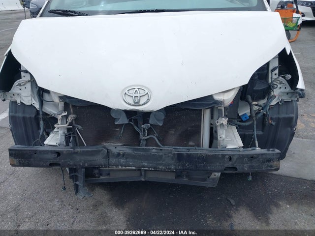 Toyota Sienna Se 8 Passenger 2014 5TDXK3DCXES465615 Image 6