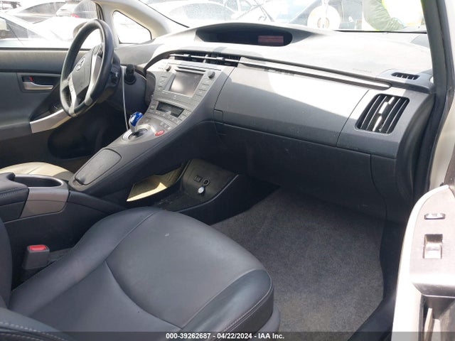 Toyota Prius Four 2015 JTDKN3DU4F0433113 Image 5