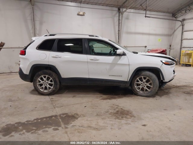 1C4PJMCB3FW686590 Jeep Cherokee Latitude