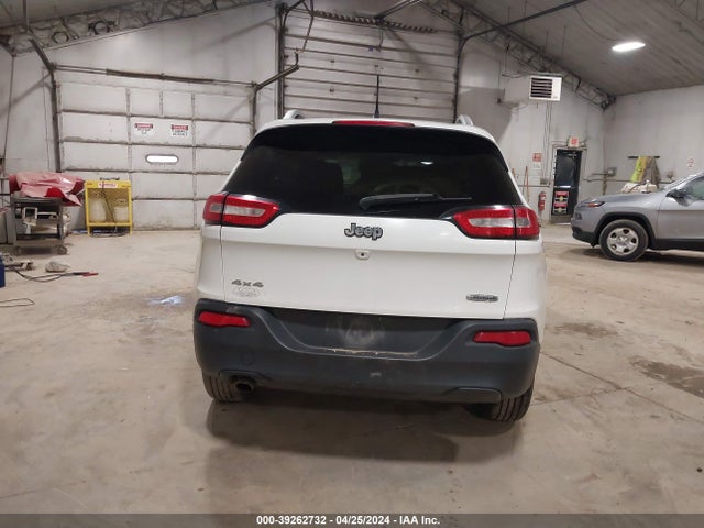 1C4PJMCB3FW686590 Jeep Cherokee Latitude