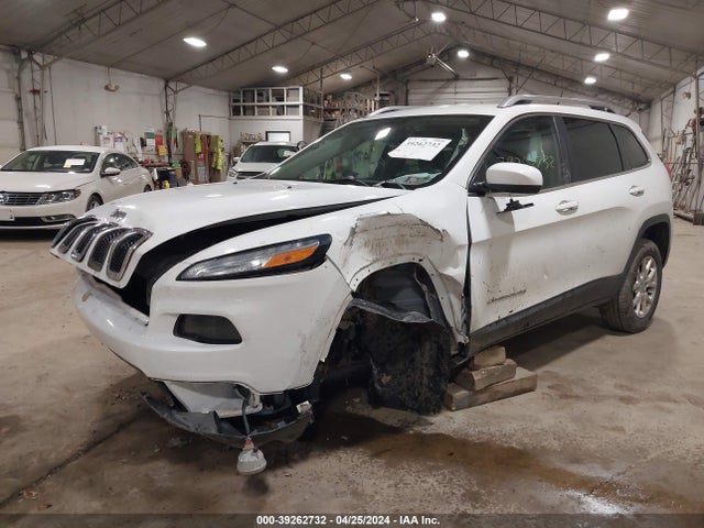 1C4PJMCB3FW686590 Jeep Cherokee Latitude