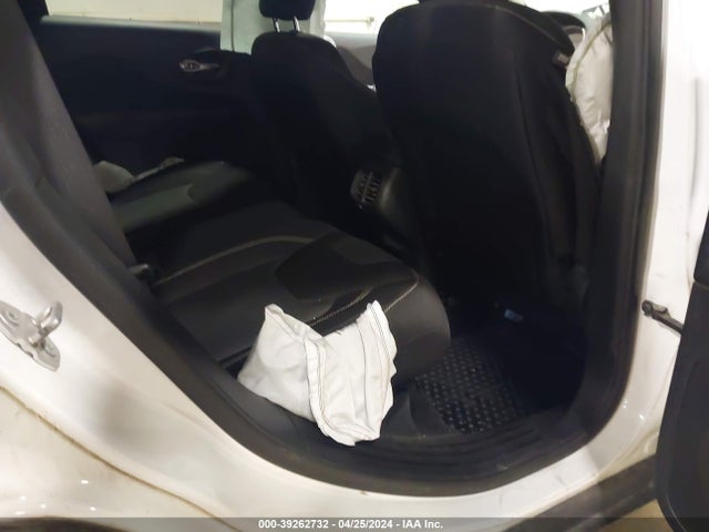 1C4PJMCB3FW686590 Jeep Cherokee Latitude
