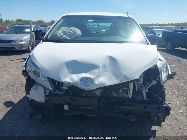 Toyota Sienna L 7 Passenger 2017 5TDZZ3DC6HS775267 Image 12