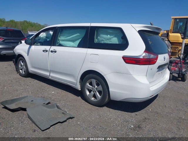 Toyota Sienna L 7 Passenger 2017 5TDZZ3DC6HS775267 Image 3