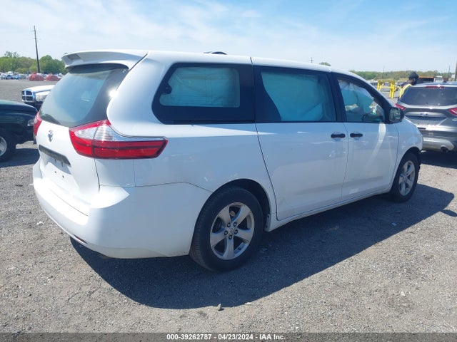 Toyota Sienna L 7 Passenger 2017 5TDZZ3DC6HS775267 Image 4