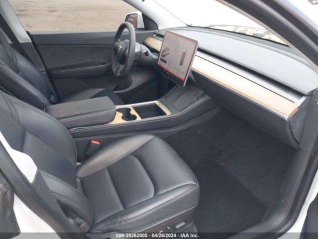 5YJYGDED0MF163143 Tesla Model Y Standard Range Rear-wheel Drive