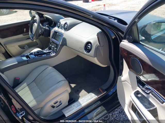 2013 JAGUAR XJ SAJWJ1CD0D8V38914 Photo 4