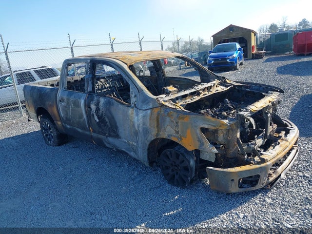 2018 1N6AA1E56JN527411 main image