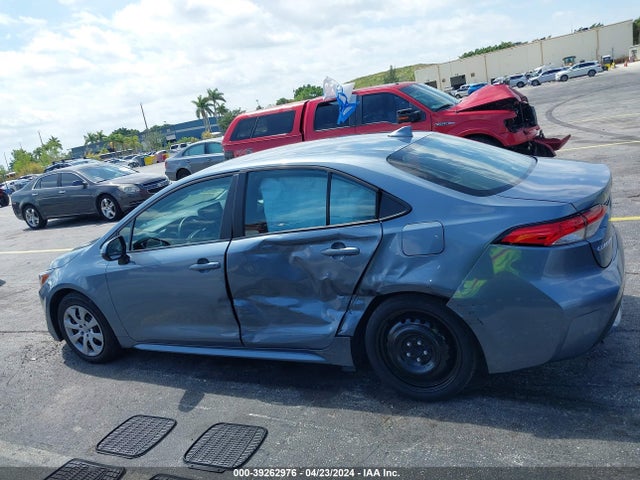 Toyota COROLLA LE 2022 5YFEPMAE3NP381570 Image 14