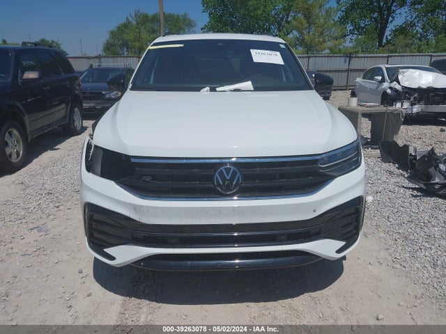 3VV8B7AXXNM034776 Volkswagen Tiguan 2.0t Se R-line Black