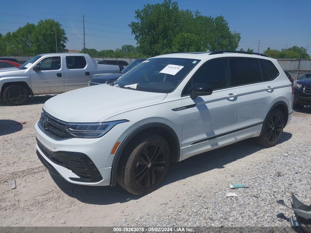 3VV8B7AXXNM034776 Volkswagen Tiguan 2.0t Se R-line Black