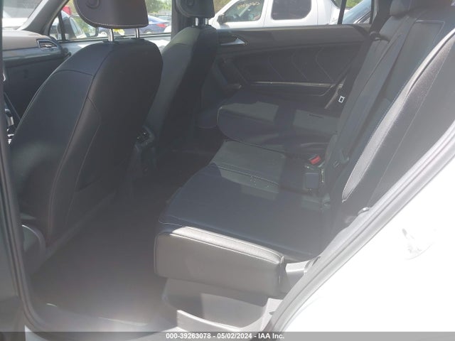 3VV8B7AXXNM034776 Volkswagen Tiguan 2.0t Se R-line Black