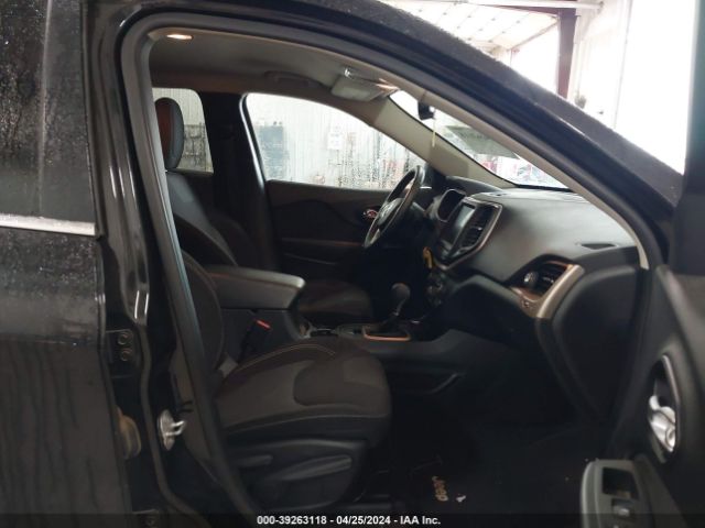 1C4PJMCS9GW280590 Jeep Cherokee Latitude