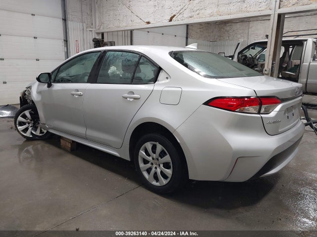 Toyota COROLLA LE 2022 5YFEPMAE3NP336984 Image 3