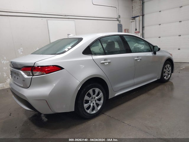 Toyota COROLLA LE 2022 5YFEPMAE3NP336984 Image 4