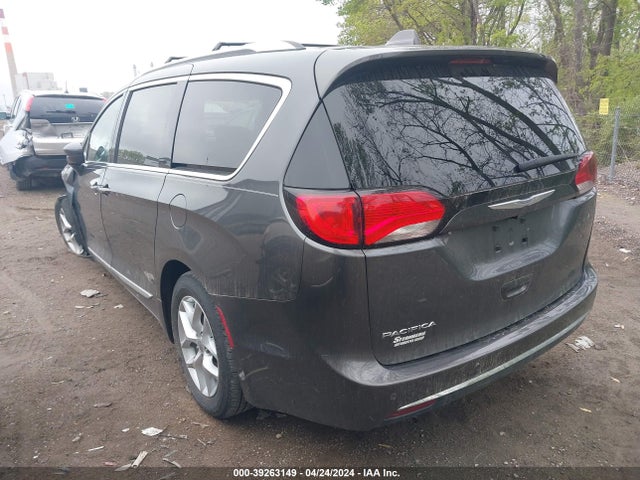 2C4RC1EG5JR139574 Chrysler Pacifica Touring L Plus
