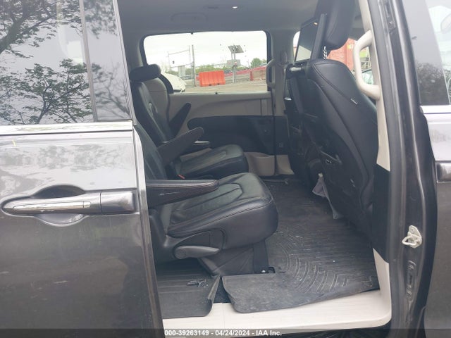 2C4RC1EG5JR139574 Chrysler Pacifica Touring L Plus
