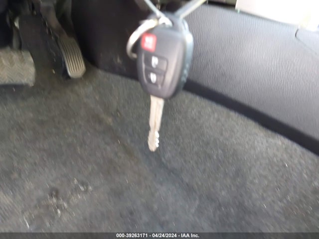 Toyota RAV4 LE 2016 2T3BFREV9GW464152 Image 11