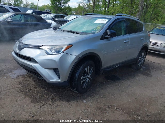 Toyota RAV4 LE 2016 2T3BFREV9GW464152 Image 2