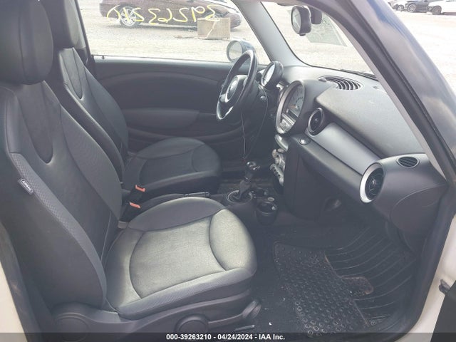 2010 MINI COOPER WMWMF3C55ATZ25749 Photo 4