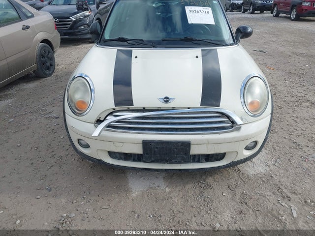 2010 MINI COOPER WMWMF3C55ATZ25749 Photo 5