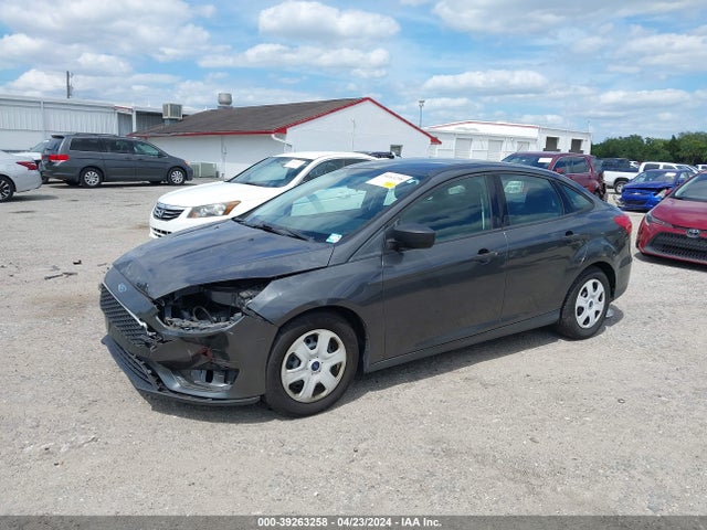 Ford FOCUS S 2018 1FADP3E24JL220630 Image 2