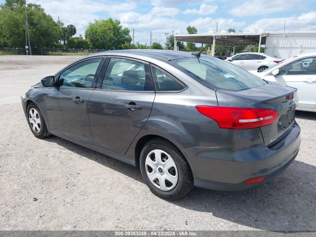 Ford FOCUS S 2018 1FADP3E24JL220630 Image 3