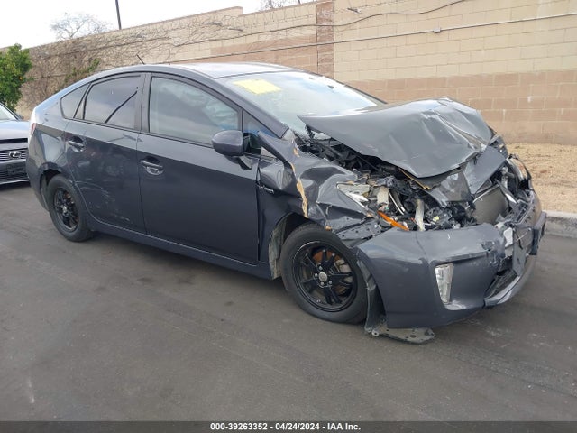 Toyota Prius Two 2015 JTDKN3DU1F1915662 Image 13