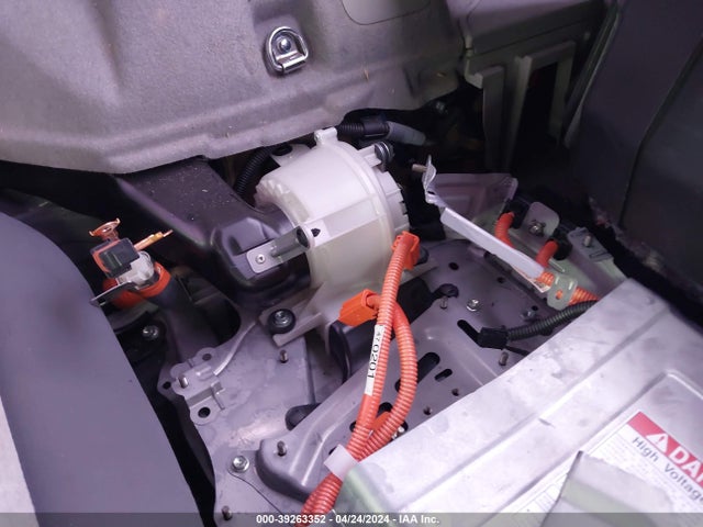 Toyota Prius Two 2015 JTDKN3DU1F1915662 Image 17
