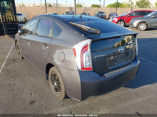 Toyota Prius Two 2015 JTDKN3DU1F1915662 Image 3