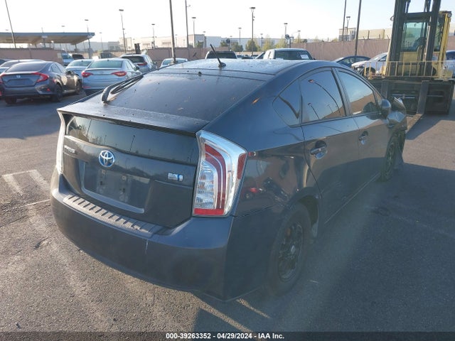 Toyota Prius Two 2015 JTDKN3DU1F1915662 Image 4
