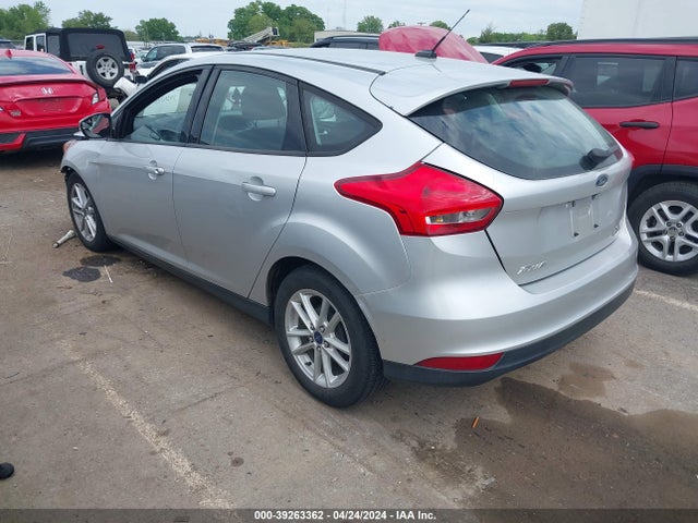Ford FOCUS SE 2015 1FADP3K2XFL315821 Image 3
